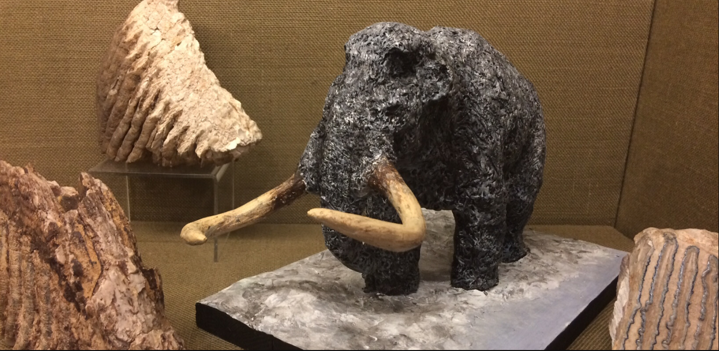 Statue of a woolly mammoth 