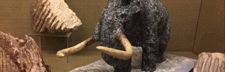 Statue of a woolly mammoth 