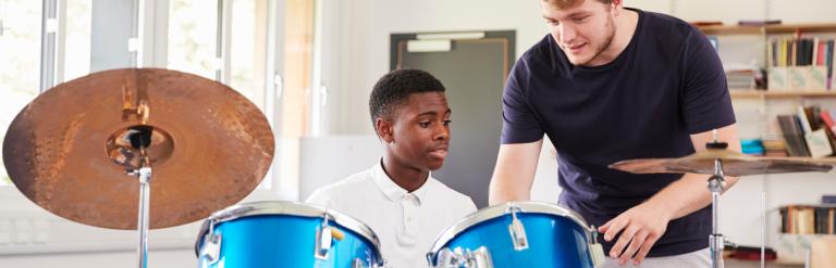 a picture of a drum lesson